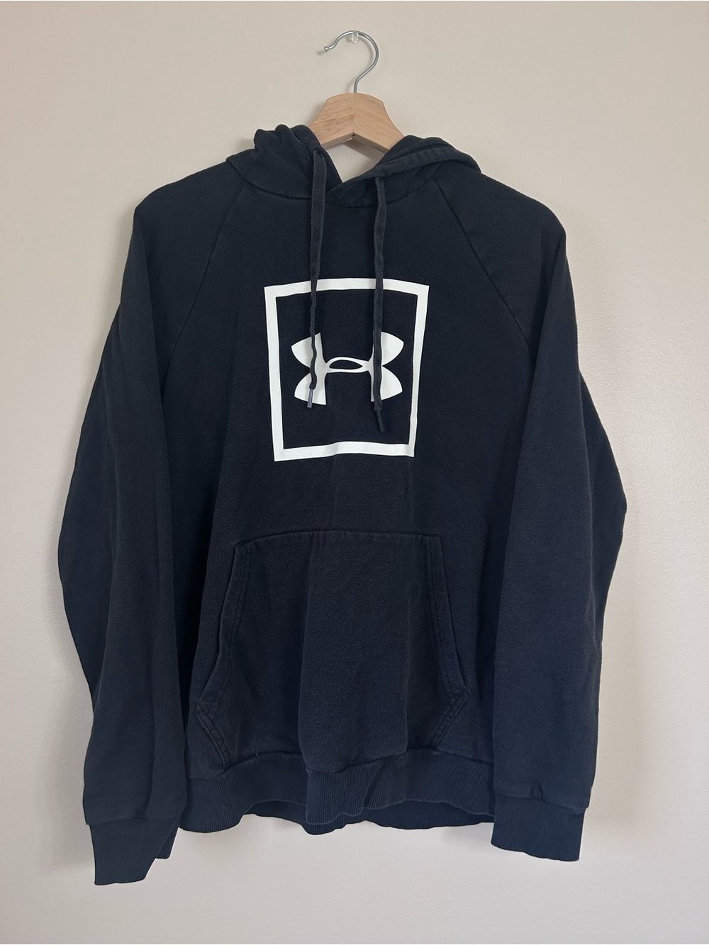 Under Armour Men’s Black Logo Hoodie Sweatshirt